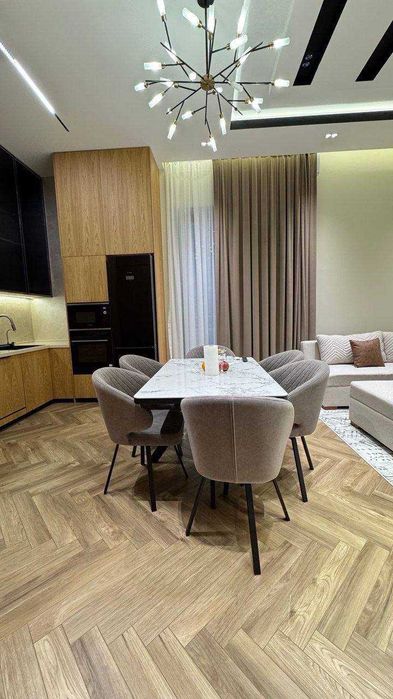 Ц-1, улица Садыка Азимова, Посольство Японии, ;72 м²  Ремонт: евро