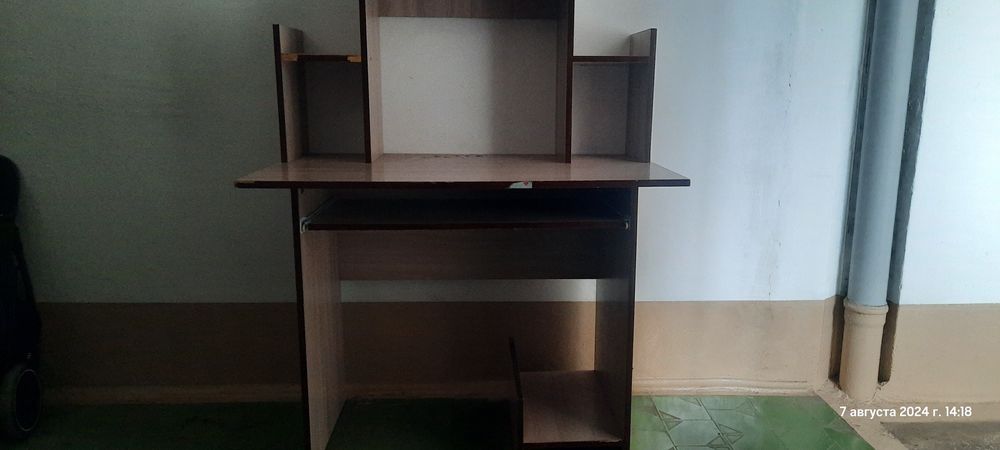 Стол компьютерный