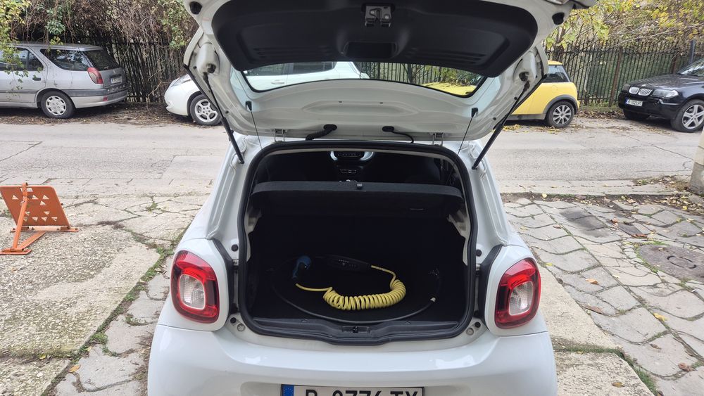 Електричрски автомобил ФорФоур