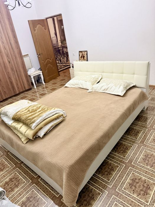 Кровать 200/160 + 2 тумбочки