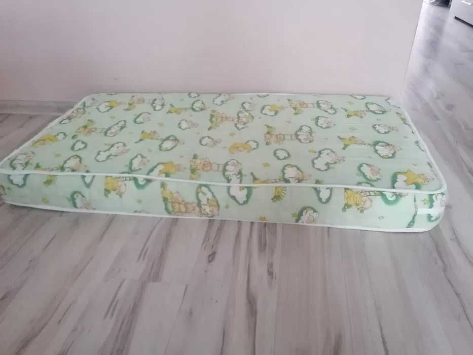 Детско легло с люлеещ механизъм + матрак
