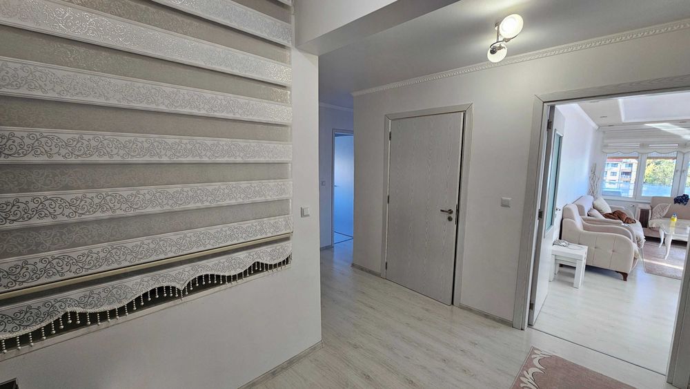 Продава се Четиристаен апартамент в Разград, Освобождение - 89 кв.м за 1433 €/кв.м - Снимка #2