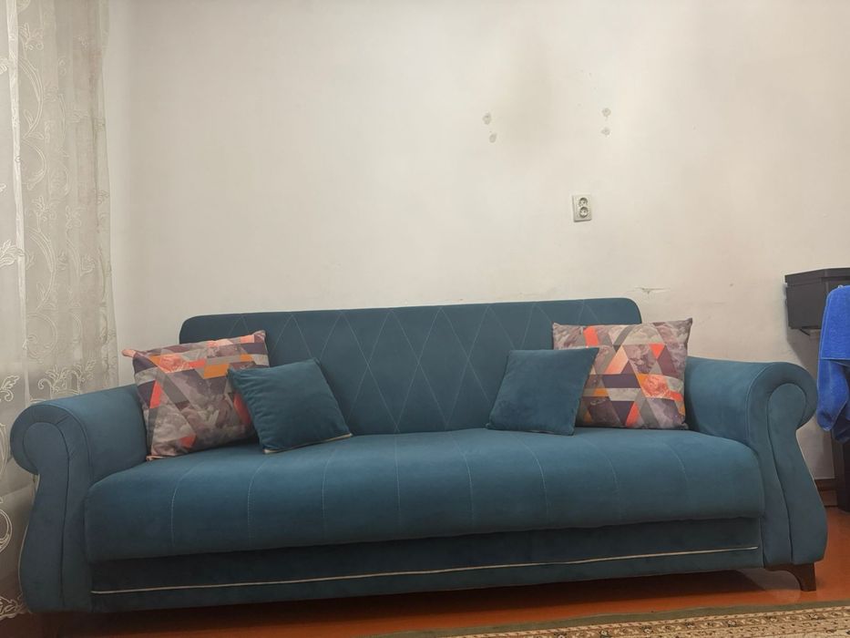 Диван в хорошем состояние