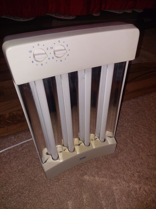 Solar facial TCM cu lumina ultravioleta ,neoane uv ,functional