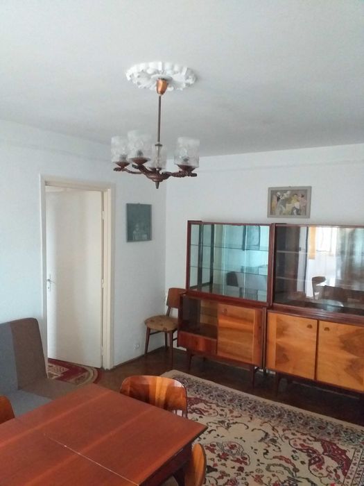 Pf. inchiriez ap. 2 camere semidecomandat in zona Podu Ros