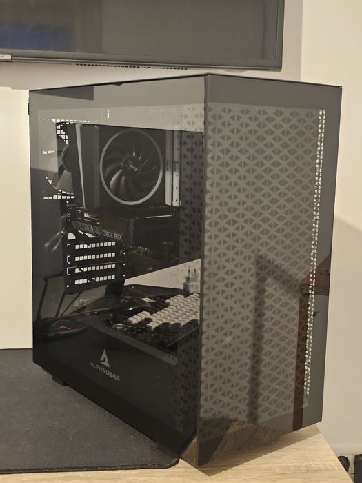 Vând/Schimb Pc Gaming -RTX 5060 ,i7 11700k ,32gb ram