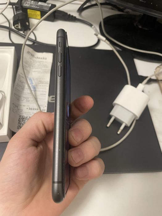 айфон 11 64гб в хорошем состояни