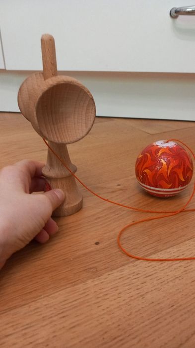 Kendama la licitație