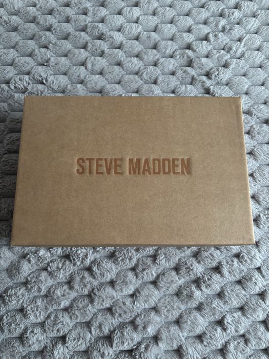 Черни лачени лоуфъри Steve Madden