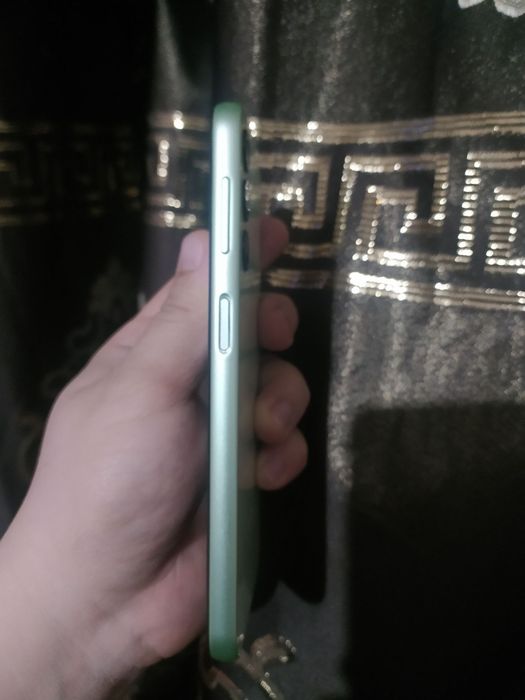 Samsung a24 6/128tali bir qol ishlatilgan xolati alo Karopka dakument