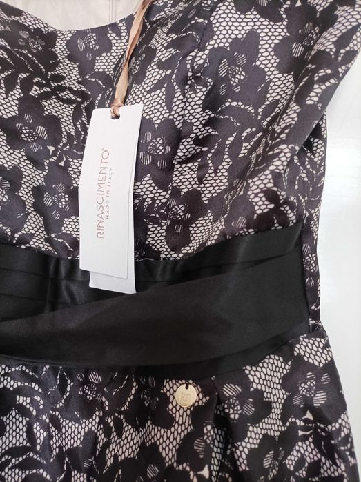 Rinascimento L размер нова рокля