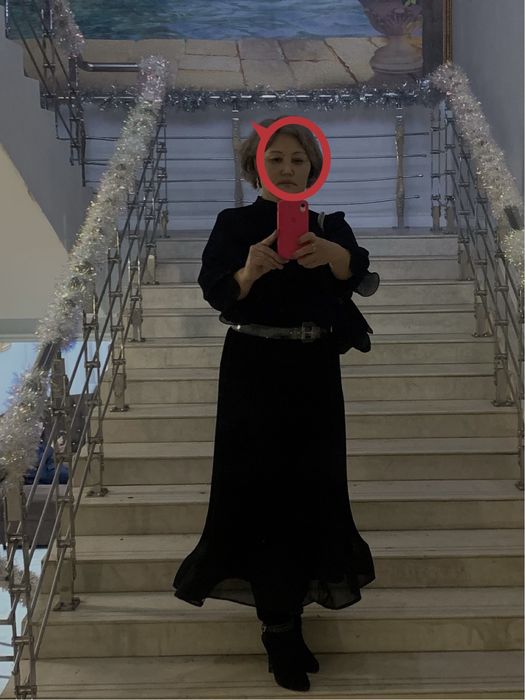 Продаются платья вечерные