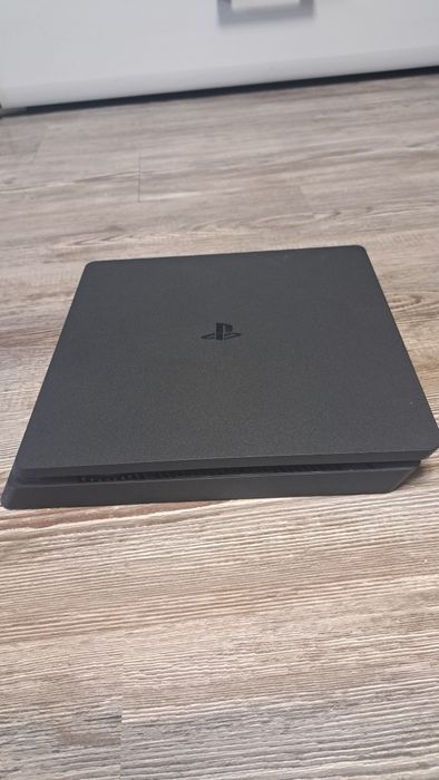 Playstation 4 slim