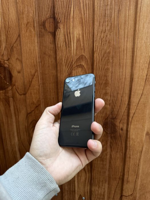 Продам iphone 8 почти в идеале