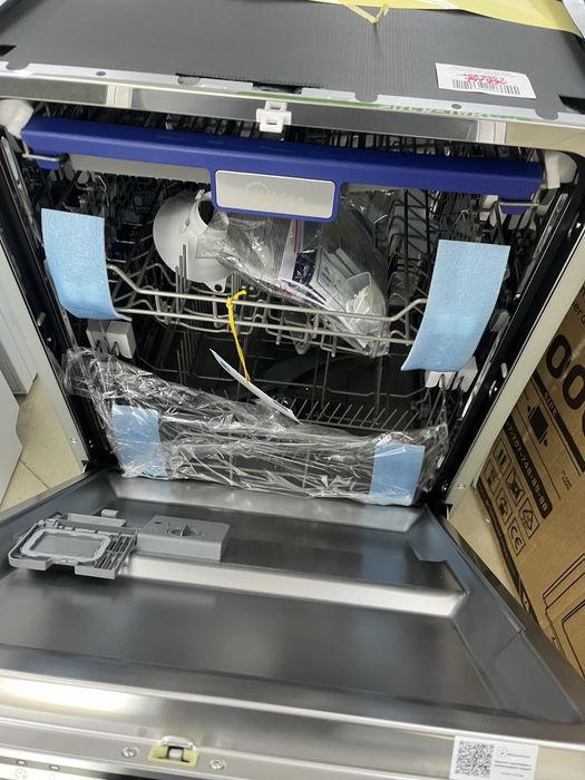 Продам посудомоичную  машину