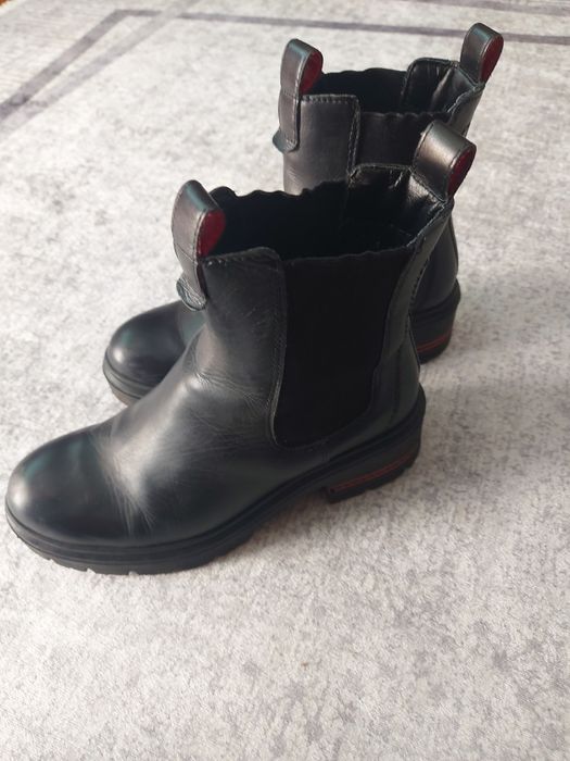 Дамски черни ботуши