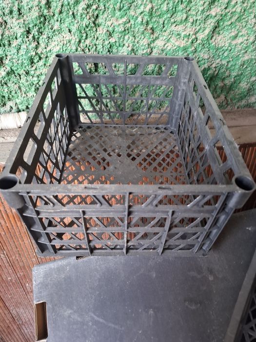 Пластмасывые яшики