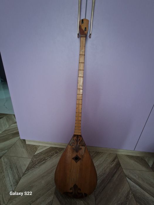 Продам домбыру бу