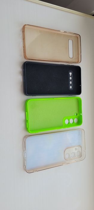 Продам Samsung Galaxy S20 FE Чехлы