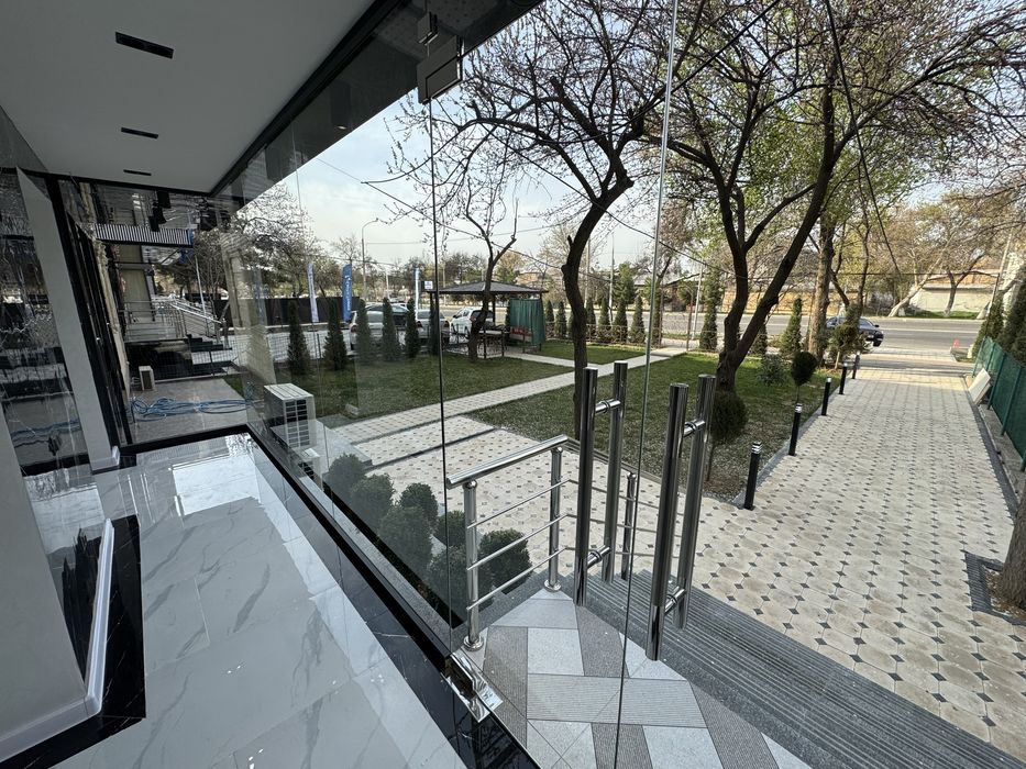 Ц-13 | Лабзак - Продается нежилое помещение вдоль дороги 112м2