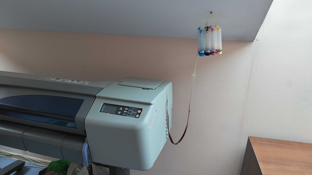 Продам плоттер HP б/у