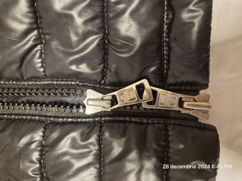 Geaca Moncler mărimea 36