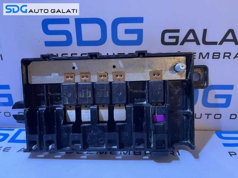 Panou Tablou Sigurante Relee Acumulator Baterie BMW Seria 1 F20 F21 2004 - 2011 Cod 10688710 [D0740]