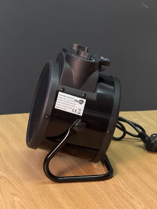 Обогреватель/тепловая пушка/тепловентилятор/электронагреватель/2кВт