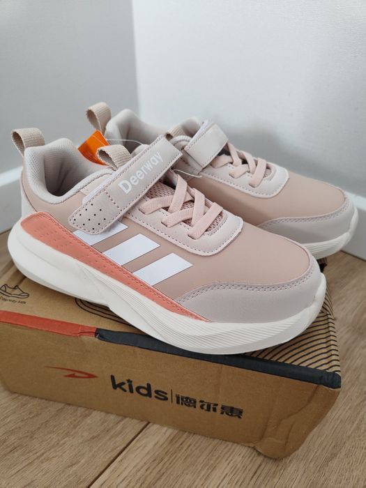 Детские кроссовки