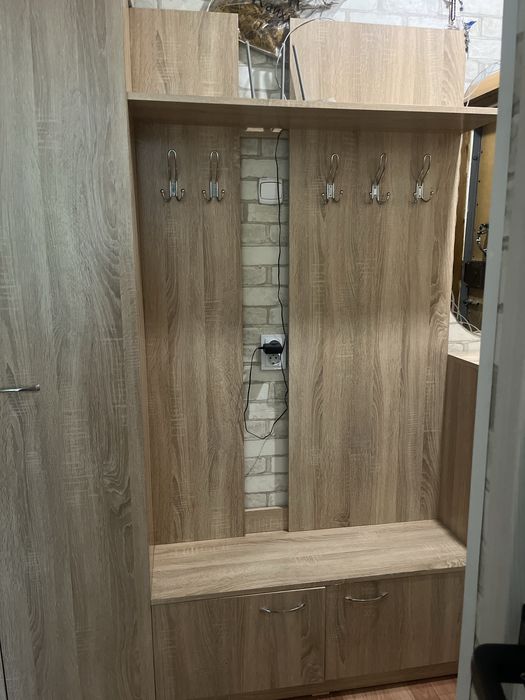 Продам шкаф в прихожую