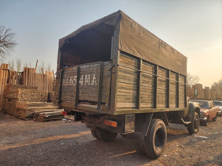 Zil sotiladi arzon narxda naxadu