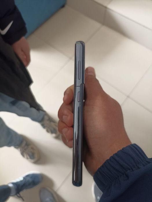 Продам самсунг s21