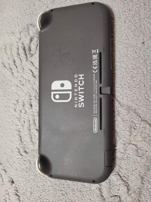 Продам Nintendo switch lite 32gb
