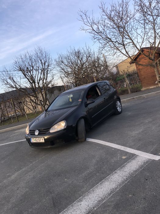Vând urgent golf 5