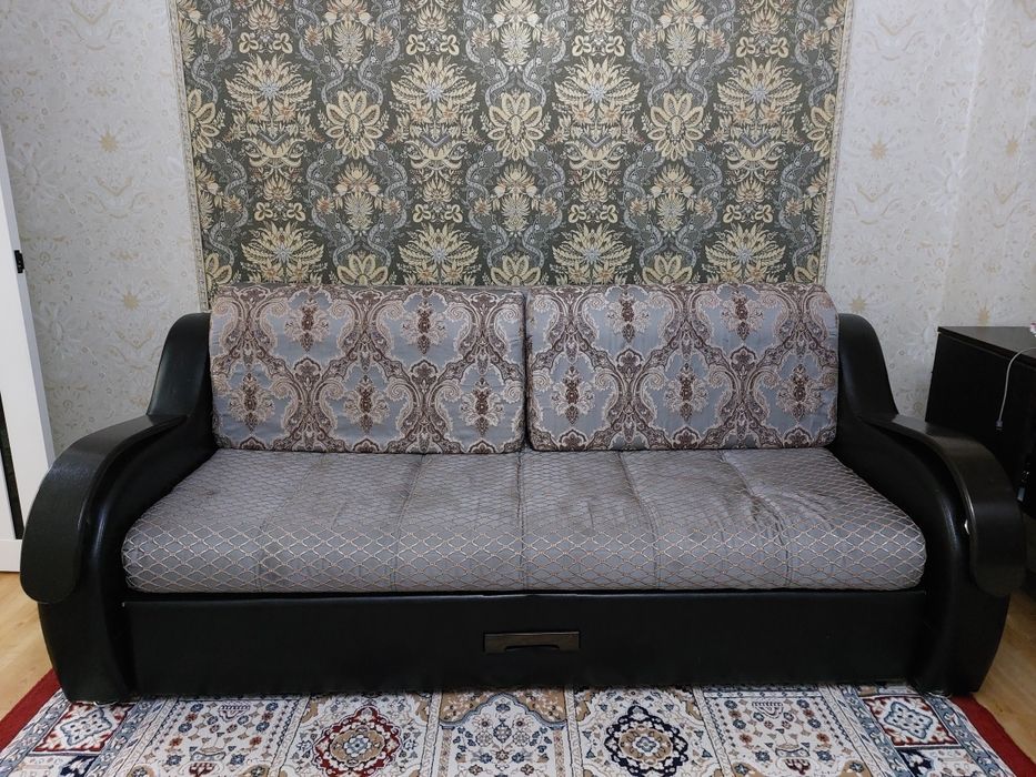 Диван б/у в хорошем состоянии