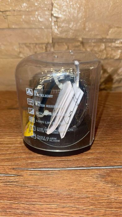 Златисто - сребрист часовник