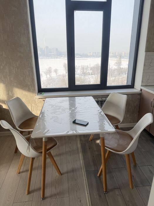 Стол и стулья 120x80см