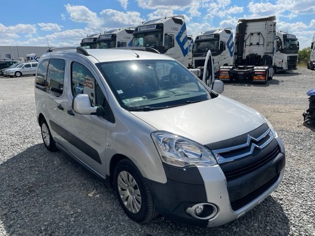 Dezmembrez Citroen Berlingo 1.6 HDI
