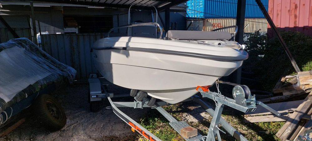 Нова стъклопластова лодка марка Karel 450cc