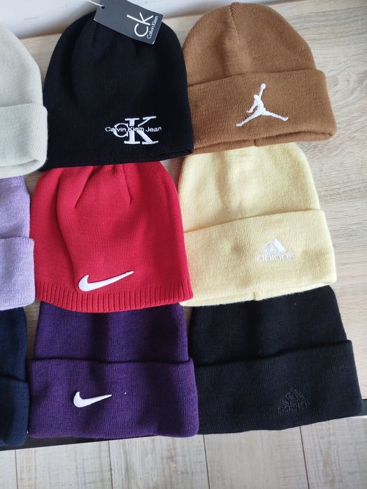 Căciulă noua unisex Nike crem