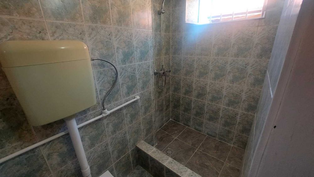 Агенция за недвижими имоти „МИРА“ предлага под наем КЪЩА в гр. Хасково, кв. Македонски