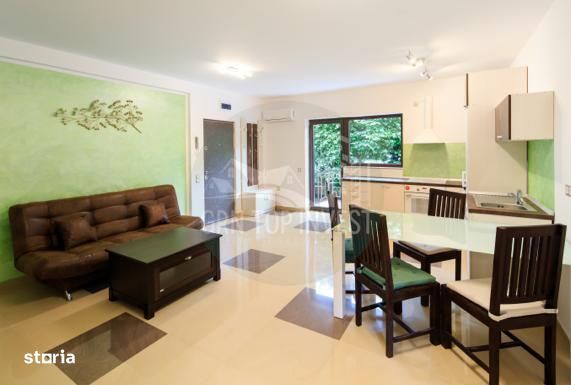 Apartament de lux  3 camere gradina si parcare zona Trei Stejari