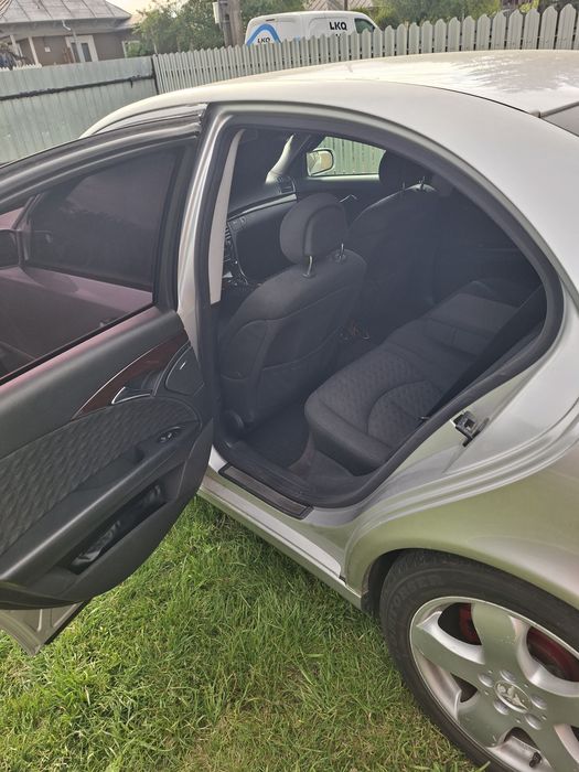 Vând Mercedes E-class w211