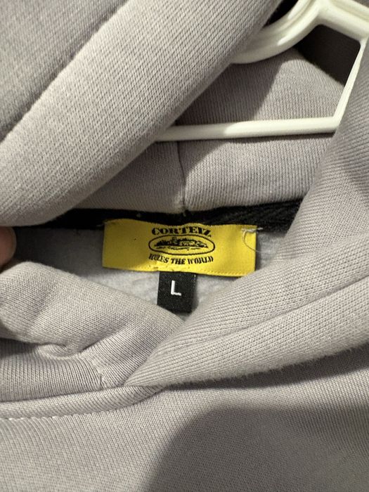 Продавам суитшърт на Corteiz