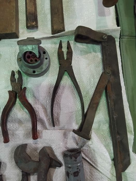 Продават се Лот стари вещи