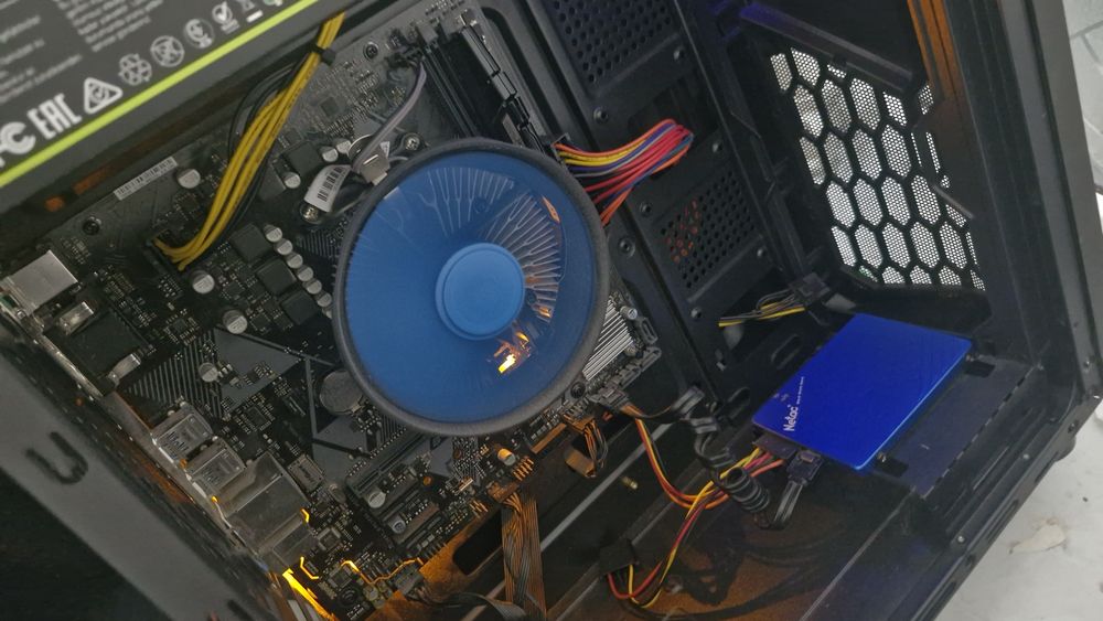 Продам системный блок AMD Rysen 5