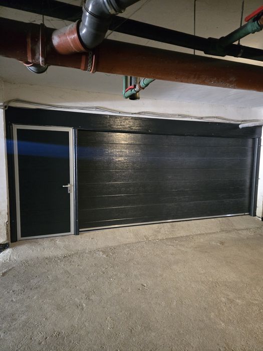 Uși de garaj/ uși tip rulou/ ușa secțională