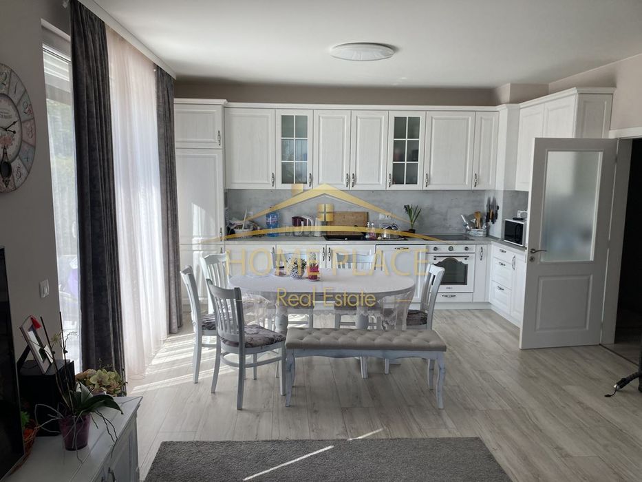 Продава се Тристаен апартамент в Варна, Изгрев - 142 кв.м за 2189 €/кв.м - Снимка #1