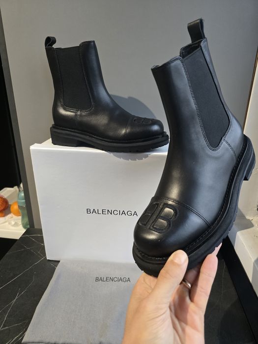 Ghete din piele Balenciaga marimi 37 38 39 Noi