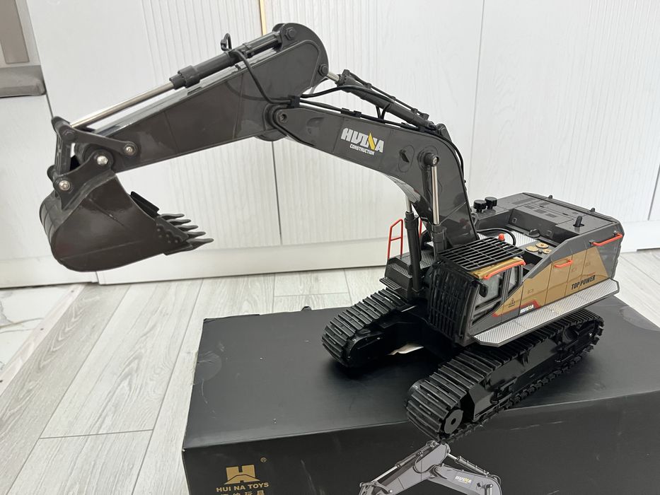 Радиоуправляемый экскаватор HUINA R/C игрушки